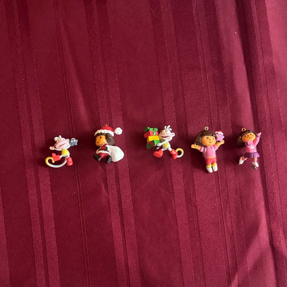 2005 Dora the Explorer Mini Figurine Set of 5 Holiday Ornaments